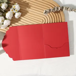 Carte d invitation rouge à trois volets enveloppe mariage pochette design élégant