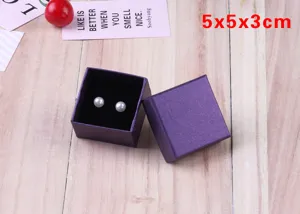 Elegante paarse getextureerde juwelendoos 5x5x3cm voor ringen en oorbellen opbergdoos