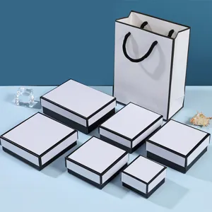 Minimalistisches weißes Schmuckkästchen-Set mit schwarzem Rand und Geschenktüte für Ketten.