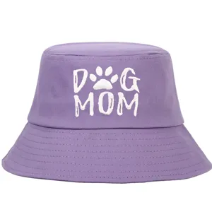 Sombrero de pescador de algodón morado con texto bordado DOG MOM y huella de perro