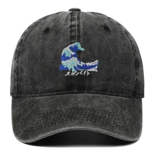 Detailansicht der gewaschenen Baumwoll-Baseballkappe mit Great Wave Stickerei und japanischem Text