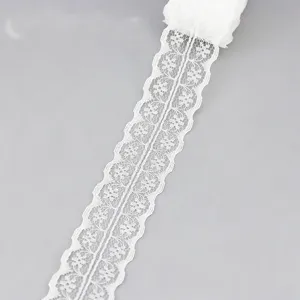 Weißes Spitzenband Rolle für DIY Nähen, Hochzeitskleid Dekoration und Geschenkverpackung.