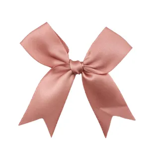 Lazo de cinta de saten rosa para manualidades, bonita decoracion de bodas y envoltorios.