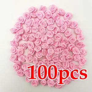 Detalle de rosas de cinta de satin, 1cm flores de tela rosa para decoracion de boda.