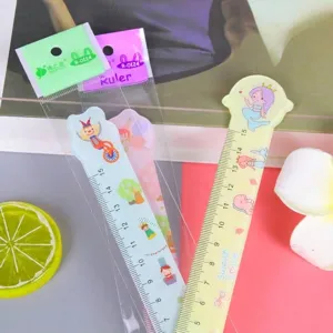 Linda regla de plástico de 15 cm con dibujos animados para estudiantes y escuela