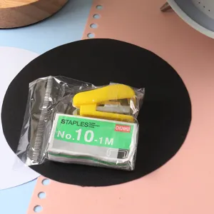 Mini grapadora juego con grapas medida 10 portátil transparente papelería de oficina amarillo