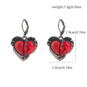 Gothischer dunkler Stil rote Herz Ohrringe schwarze Vintage Metall Schmuck Damen
