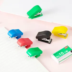 Juego de grapadora mini para estudiantes, herramienta de papelería de escritorio portátil ligera.