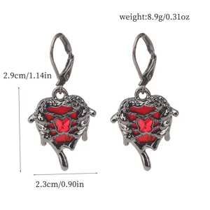 Gotischer dunkler Stil Spinnen Schmetterling rote Herz Ohrringe fuer Halloween Party Schmuck.