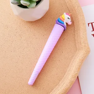Schattige paarse eenhoorn ijsje gelpen met getextureerde grip voor schoolspullen