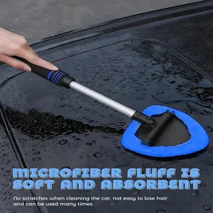 Telescopische auto-reinigingsborstel met blauwe microvezel mopkop voor eenvoudige ruitenwassing.
