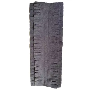 Recambio de mopa plana de microfibra en gris oscuro con diseño de flecos para limpieza.