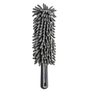 Grijze chenille stofwisser voor thuis en auto interieur reiniging met comfortabele greep.