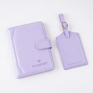 Set de funda para pasaporte y etiqueta de equipaje en cuero PU lavanda con cierre magnético.
