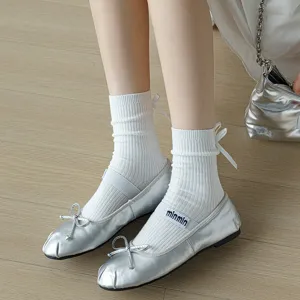 White slouch socks with cute back bow detail, comfortable cotton mid-tube socks for women.