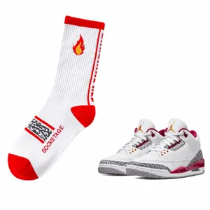 Calzini sportivi in cotone bianco con dettagli rossi e ricamo di fiamme per scarpe da ginnastica.