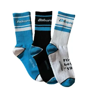 Men's street style mid-calf cotton socks three-pack, skateboard casual sports socks with letters.
