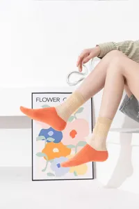 Women's color-blocked distressed mid-tube socks, stylish spring summer casual cotton socks.