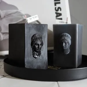 Vela de pilar negra con relieve de diosa, estilo nórdico retro decoración de aromaterapia.