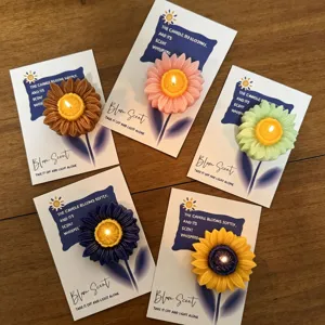 Sunflower scented candle set with greeting card design, decorative desk ornament for home gift.