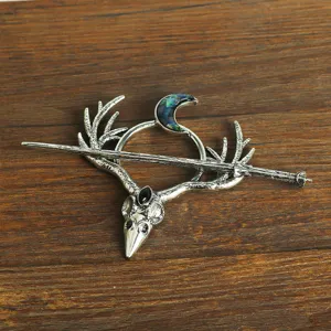 Viking raven skull hair pin detail, vintage silver alloy hair accessory for daily or cosplay.