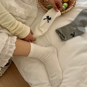 Χαριτωμένες βαμβακερές κάλτσες με φιόγκος για γυναίκες, στιλ ins μεσαίου ύψους.