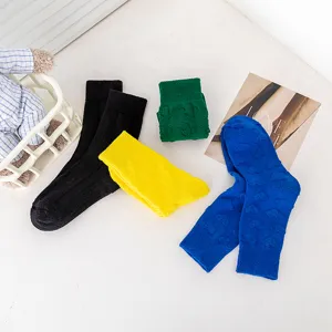 Bequeme Fleece-Mittelsocken für Paare, weich und warm für den täglichen Wintergebrauch.