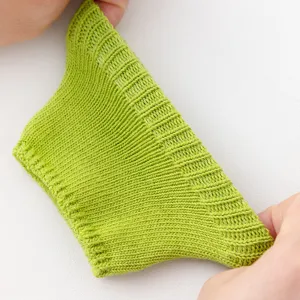 Green ribbed knit arch sock detail, soft stretchy fabric for spring and summer daily wear.