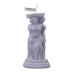 Candela profumata viola a forma di colonna di scultura di Venere greca classica per arredamento.