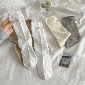 Stilvolle Damen Socken aus Baumwolle mit Spitzenmuster fuer Fruehling und Sommer atmungsaktiv