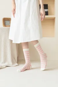 Breathable pink and white striped mesh mid-tube socks for summer, retro literary style design.
