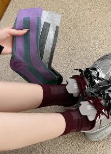 Color-blocked vertical striped mid-tube socks, autumn and winter fashion casual sneakers.