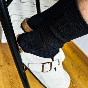 Solid color ribbed mid-tube socks, thick knit cotton crew socks for men and women daily wear.