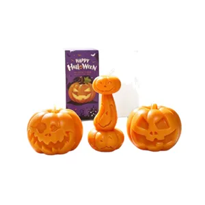 Ensemble de bougies parfumées citrouille d'Halloween avec une magnifique boîte cadeau.