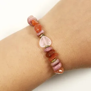 Bracciale di pietre con quarzo rosa a cuore e agata rossa per donna elegante