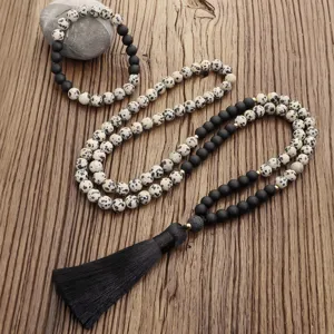 Collar de yoga con 108 cuentas de piedra dálmata, borla negra y juego de pulseras a juego