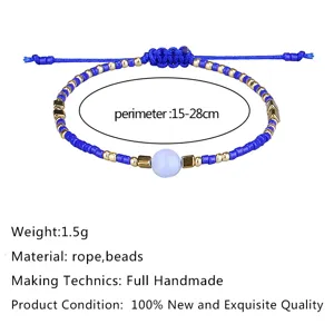 Detailed view of handmade blue bead bracelet showing 15-28cm perimeter and 1.5g weight
