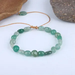 Bracciale fatto a mano con perle di cristallo verdi e chiusura a coulisse regolabile