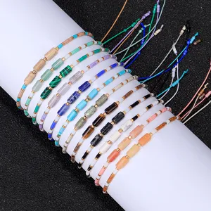 Handgefertigtes Perlenarmband-Set mit bunten zylindrischen Natursteinen für Damen