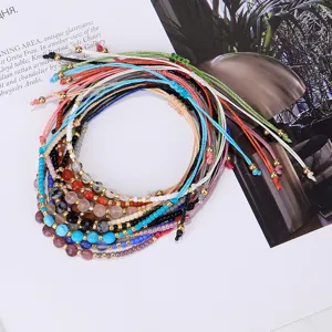 Bracciali fatti a mano con perline da 2mm, pietre sfaccettate e cordoncini tessuti colorati