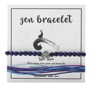 Handgefertigtes Lapis-Lazuli-Zen-Armband-Set mit blauen Wachsfäden auf Display
