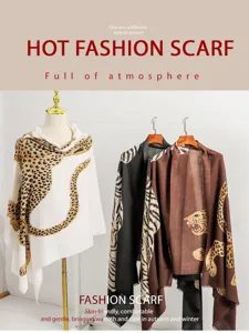 Sciarpa vintage con stampa leopardata vista dettagliata, mostra uno stile di moda.