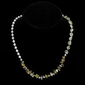 Collana artigianale con prenite verde, scaglie di citrino giallo e perle bianche