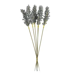 Détail de bouquet d'épis de blé en mousse artificielle pour décoration de maison et mariage.