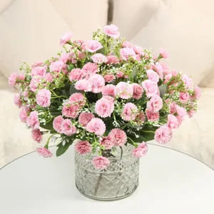 Bouquet de fleurs artificielles d'œillets roses avec vase en verre pour décoration d'intérieur