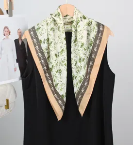 Elegantes grünes weißes Seidenquadrattuch stilvoller Damenschal Bekleidungszubehör Detail
