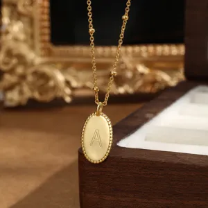 Elegante collana in argento sterling S925 placcato oro con ciondolo ovale lettera A