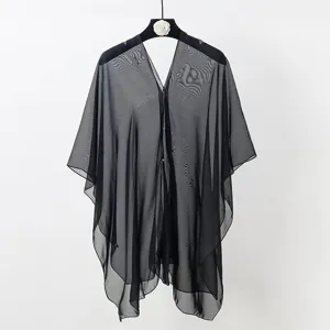 Elegante scialle da spiaggia in chiffon nero, versatile coprispalle solare con bel drappeggio