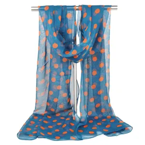 Elegante sciarpa rettangolare in georgette blu con stampa a pois arancioni per donna