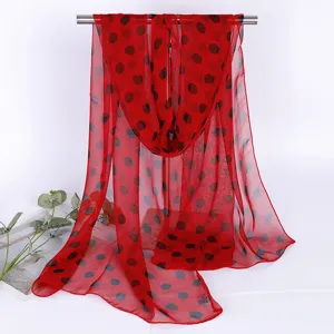 Sciarpa rettangolare in georgette rossa con classici pois neri da donna